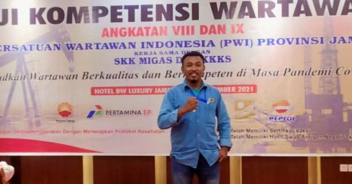 Kinerja UPTD Alkal Tanjab Timur Dipertanyakan: Jalan Parit Bengkok Masih Berlumuran Lumpur