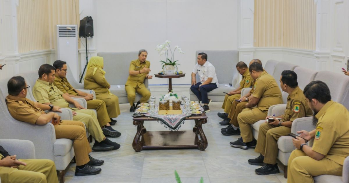 Pemkot Terima Kunjungan Kerja Pemkab Karawang, Bahas Penataan Kabel Udara